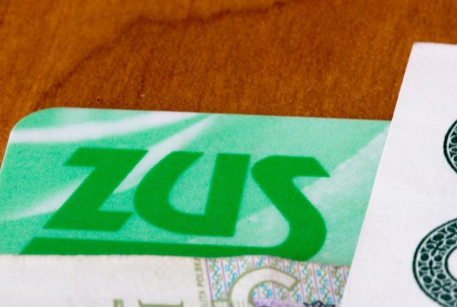 Dobrowolne składki ZUS: Kto może opłacać emeryturę samodzielnie i na jakich warunkach?