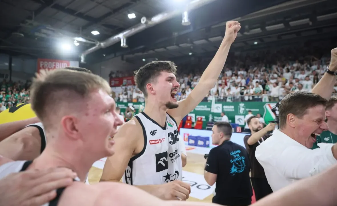 Legia Warszawa mistrzem Polski w koszykówce! Obrona tytułu po zaciętym finale