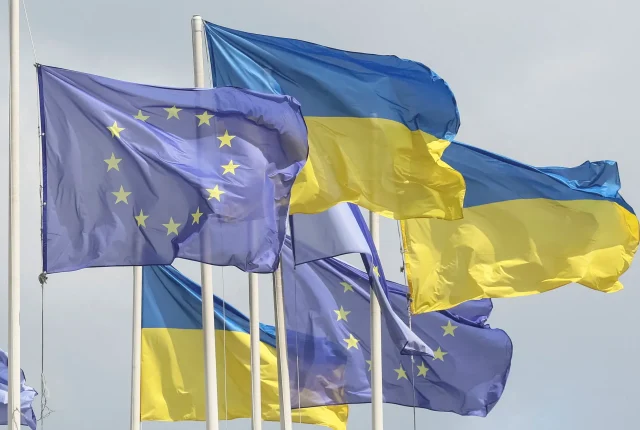 UE oficjalnie rozpoczyna proces akcesyjny Ukrainy i Mołdawii