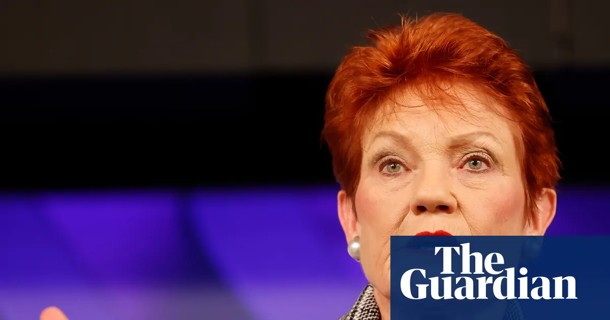 Liderka australijskiej partii One Nation, Pauline Hanson, podczas debaty na temat polityki społecznej.