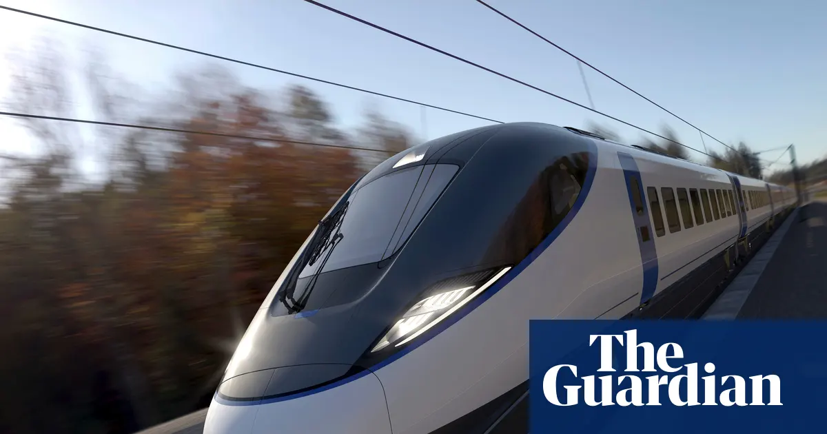 Zdjęcie przedstawiające plac budowy kolei dużych prędkości HS2 w Wielkiej Brytanii, z widocznymi maszynami budowlanymi i robotnikami.
