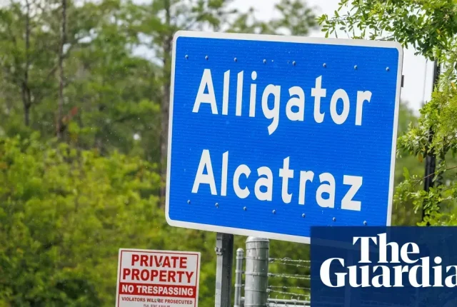 Osadzeni z „Alligator Alcatraz” przeniesieni, ogłasza ICE