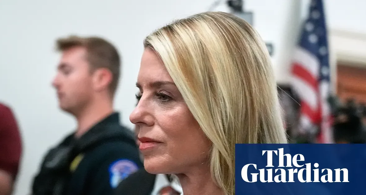 Pam Bondi wskazuje Todda Blanche’a jako odpowiedzialnego za ujawnienie akt Epsteina
