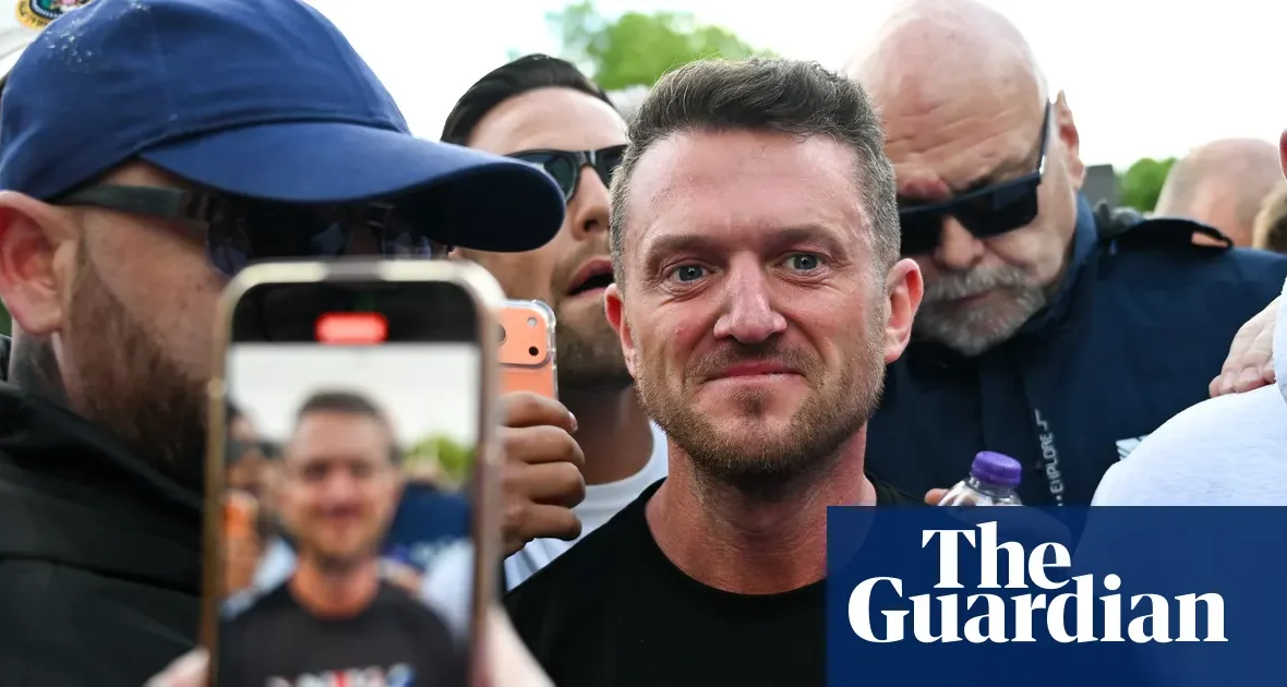 Tommy Robinson zatrzymany na Heathrow na mocy przepisów antyterrorystycznych