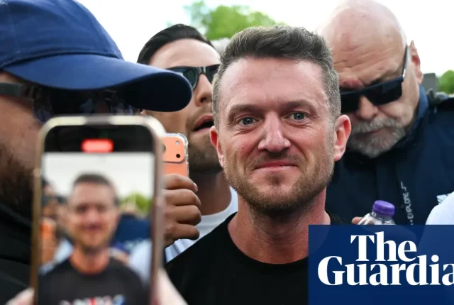 Tommy Robinson zatrzymany na Heathrow na mocy przepisów antyterrorystycznych