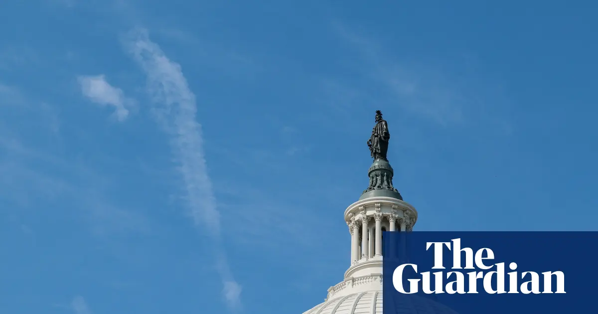 Zdjęcie Kapitolu w Waszyngtonie, symbolizujące proces legislacyjny dotyczący mieszkalnictwa w USA.