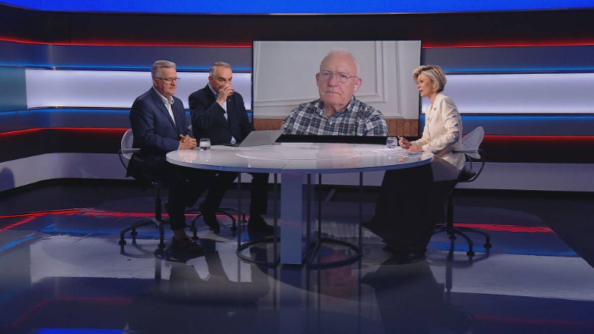 Bronisław Komorowski i Leszek Miller podczas ostrej debaty telewizyjnej na temat reformy ochrony zdrowia.