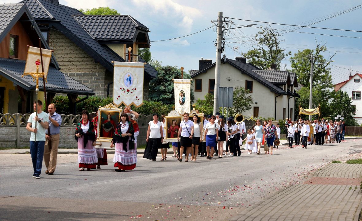 Boże Ciało: Głębsze znaczenie tradycji i zapomniane wierzenia ludowe