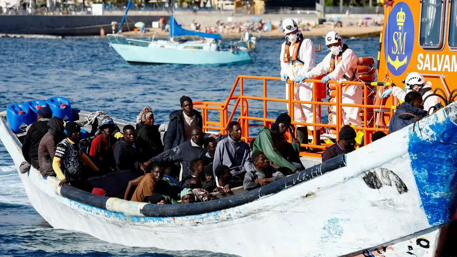 Mapa Unii Europejskiej z symbolicznymi strzałkami przedstawiającymi ruchy migracyjne i kontrolami granicznymi