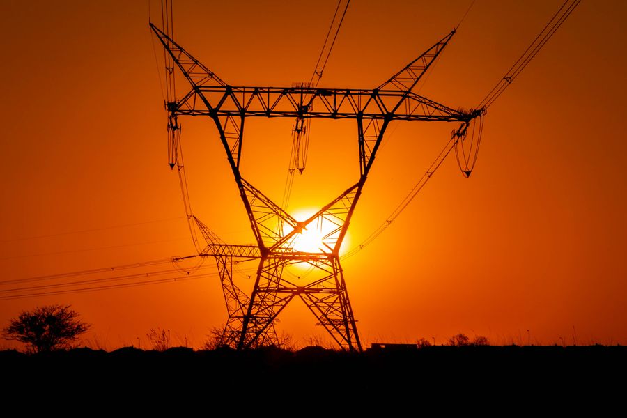Upały testują polską energetykę: Rośnie zużycie energii i ryzyko lokalnych awarii