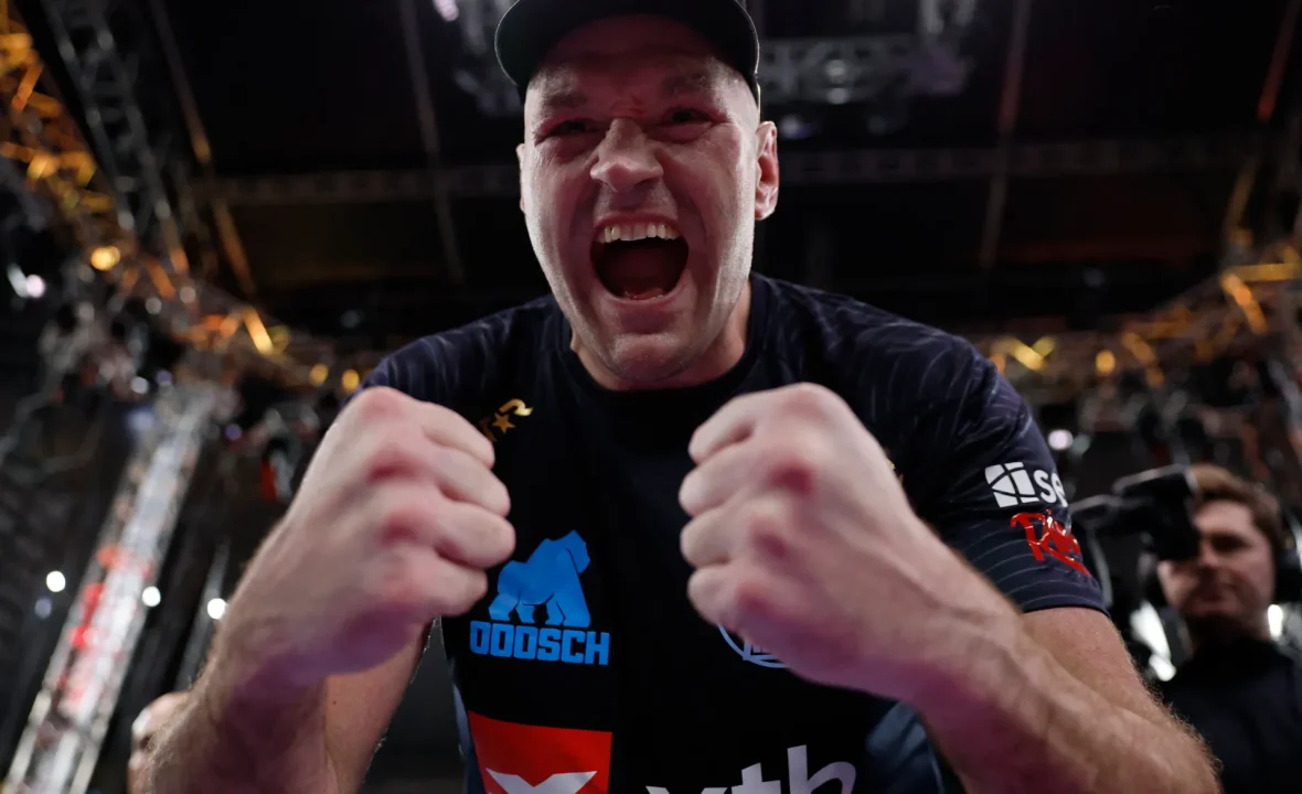 Tyson Fury zmusił Mariusza Wacha do poddania w Tajlandii – przed walką z Joshuą
