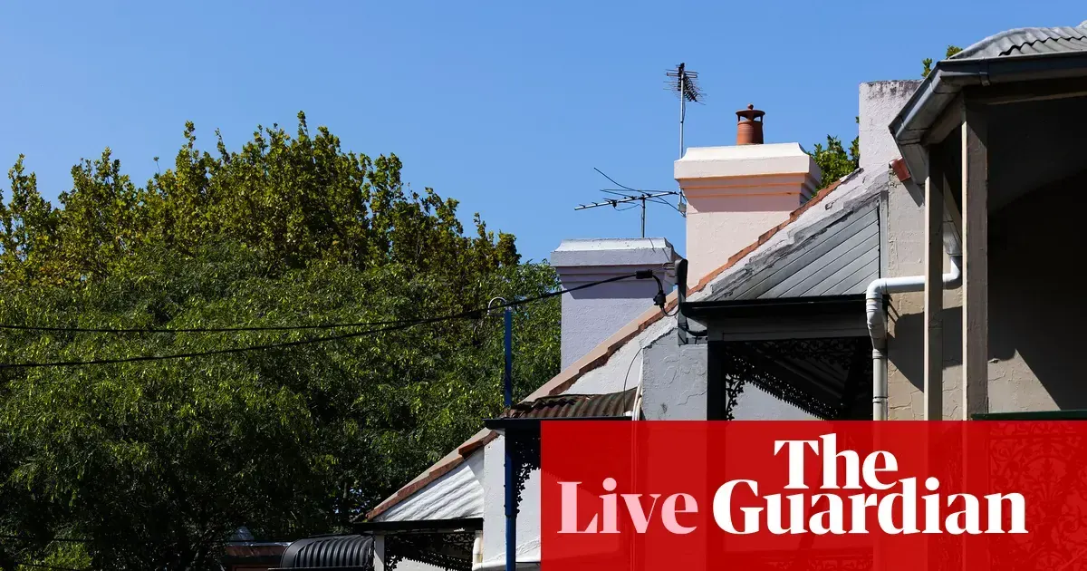 Zdjęcie przedstawiające opóźnienia na stacji kolejowej Southern Cross w Melbourne z informacjami o zakłóceniach w usługach V/Line.