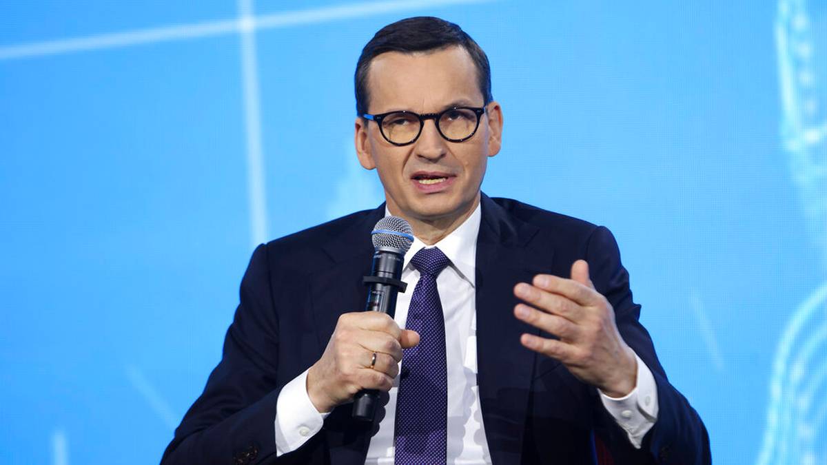 Mateusz Morawiecki i Jarosław Kaczyński podczas spotkania w siedzibie Prawa i Sprawiedliwości.