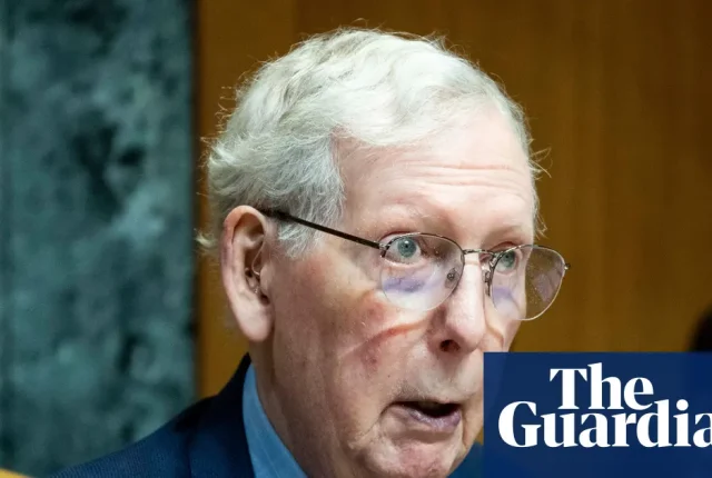 Mitch McConnell kontynuuje rekonwalescencję w szpitalu, szczegóły stanu zdrowia nieznane