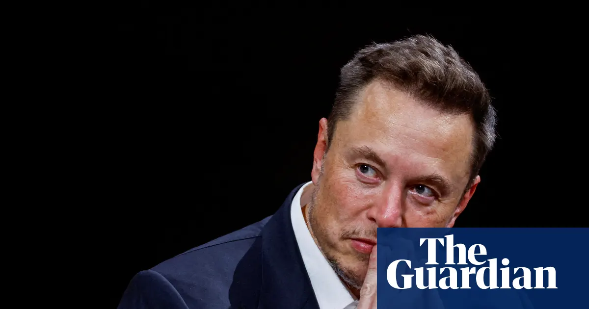 Elon Musk podczas konferencji technologicznej w Paryżu w 2023 roku.