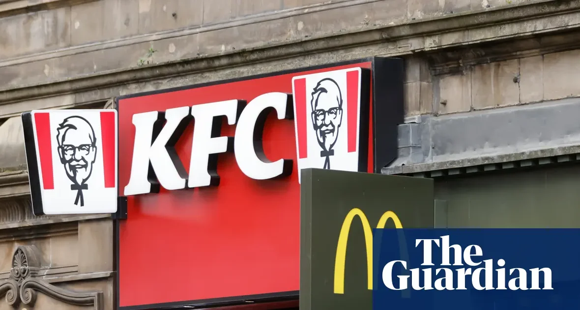 Posłowie wzywają do zakazu otwierania fast foodów w pobliżu szkół w celu walki z otyłością