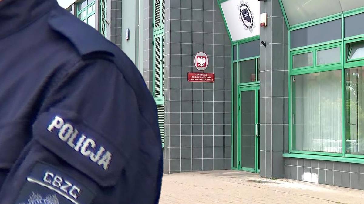 Zdjęcie przedstawiające budynek sądu lub aresztu, symbolizujące zatrzymanie sprawcy ataku na policjantów CBZC.