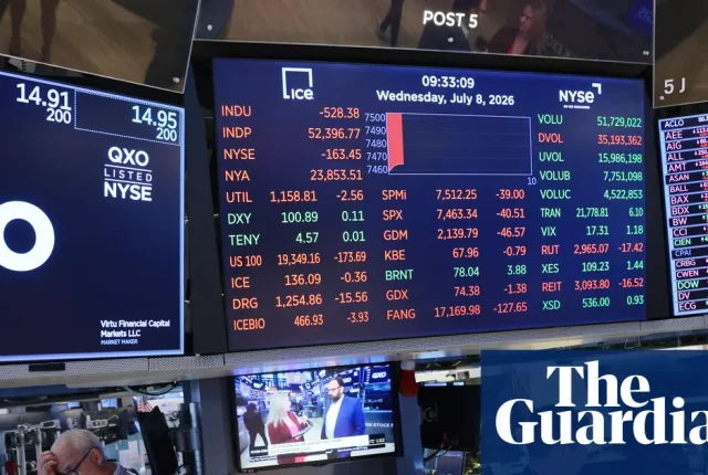 Giełdy w USA spadają w obliczu strajków w Iranie i groźby wyższych stóp procentowych