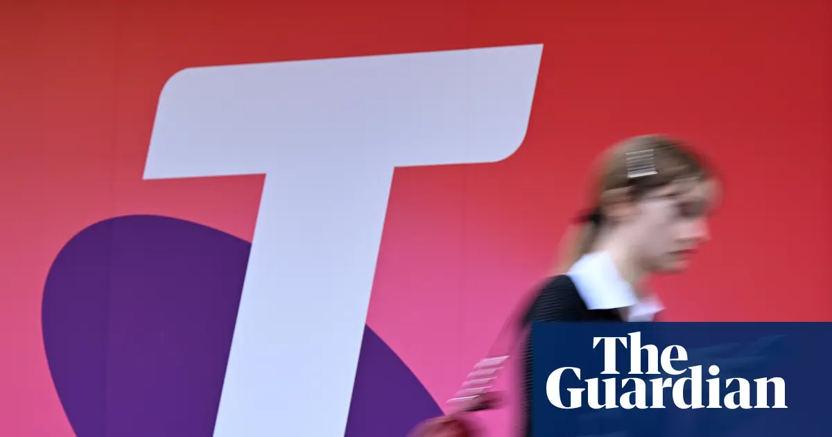 Zdjęcie przedstawiające ludzi korzystających z telefonów komórkowych, z rozmytym tłem sugerującym problemy z siecią.