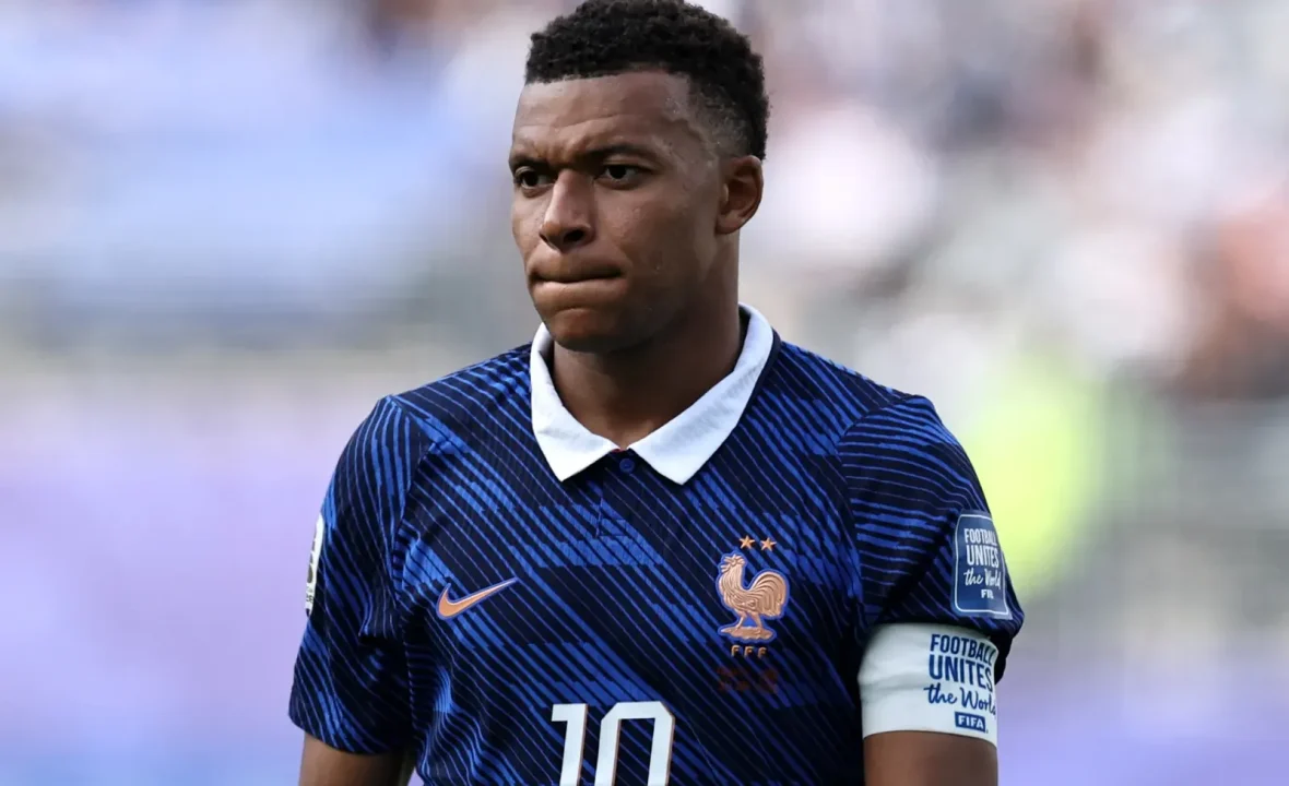 Kylian Mbappé i FFF odpowiadają na rasistowskie ataki paragwajskiej senator