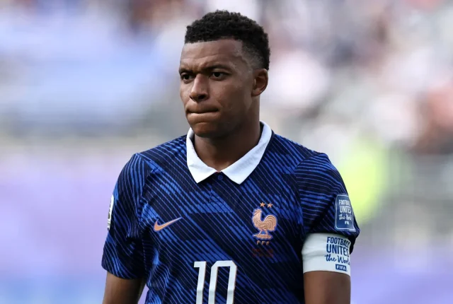 Kylian Mbappé i FFF odpowiadają na rasistowskie ataki paragwajskiej senator