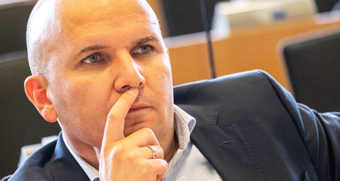 Europosłowie bronią immunitetu kolegi w obliczu kontrowersji wokół prokuratora UE w Bułgarii