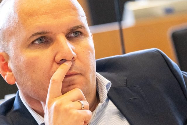 Europosłowie bronią immunitetu kolegi w obliczu kontrowersji wokół prokuratora UE w Bułgarii