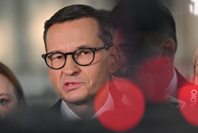 Ludzie Morawieckiego” – pełna lista 44 polityków, którzy nie podpisali oświadczeń PiS