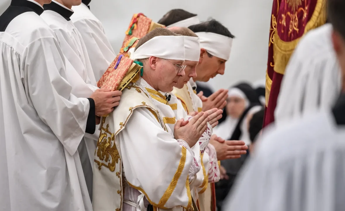 Kryzys w Kościele: Biskupi-rebelianci kwestionują autorytet Papieża Leona XIV