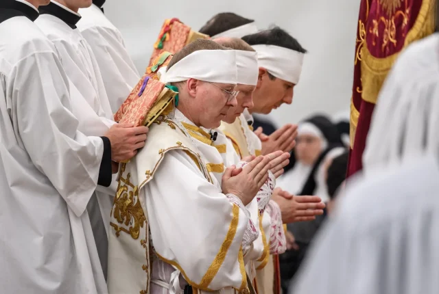 Kryzys w Kościele: Biskupi-rebelianci kwestionują autorytet Papieża Leona XIV