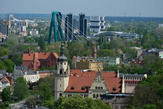 Gdzie w największych miastach publikowane są kolejne listy i komunikaty rekrutacyjne