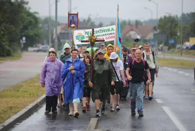 Rusza najdłuższa piesza pielgrzymka na Jasną Górę. Pątnicy pokonają ponad 650 km