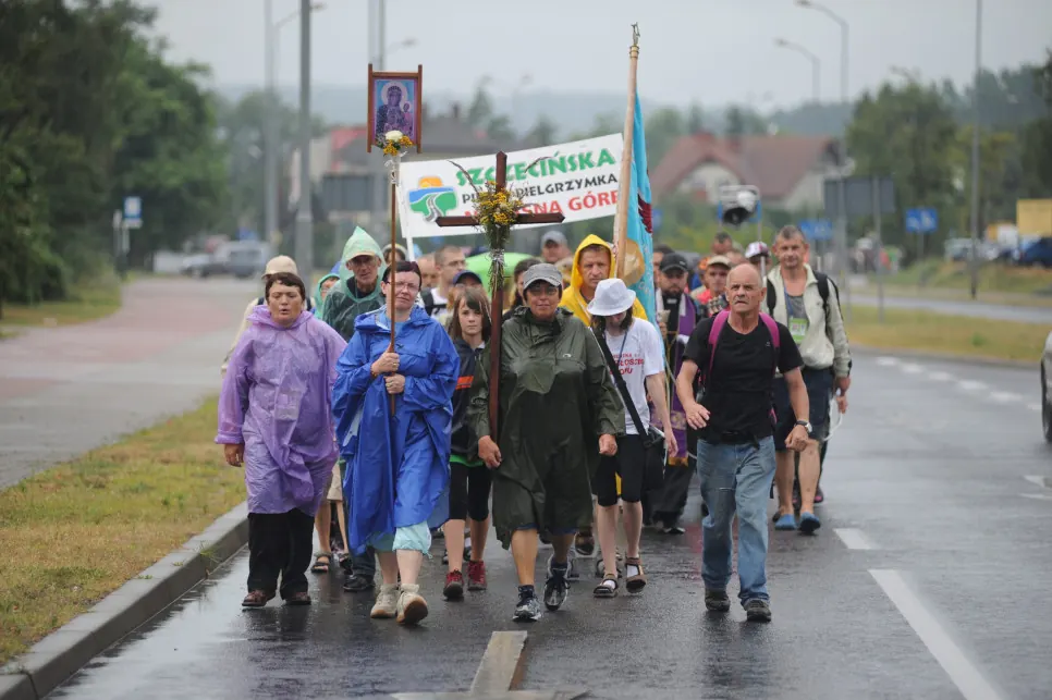 Rusza najdłuższa piesza pielgrzymka na Jasną Górę. Pątnicy pokonają ponad 650 km