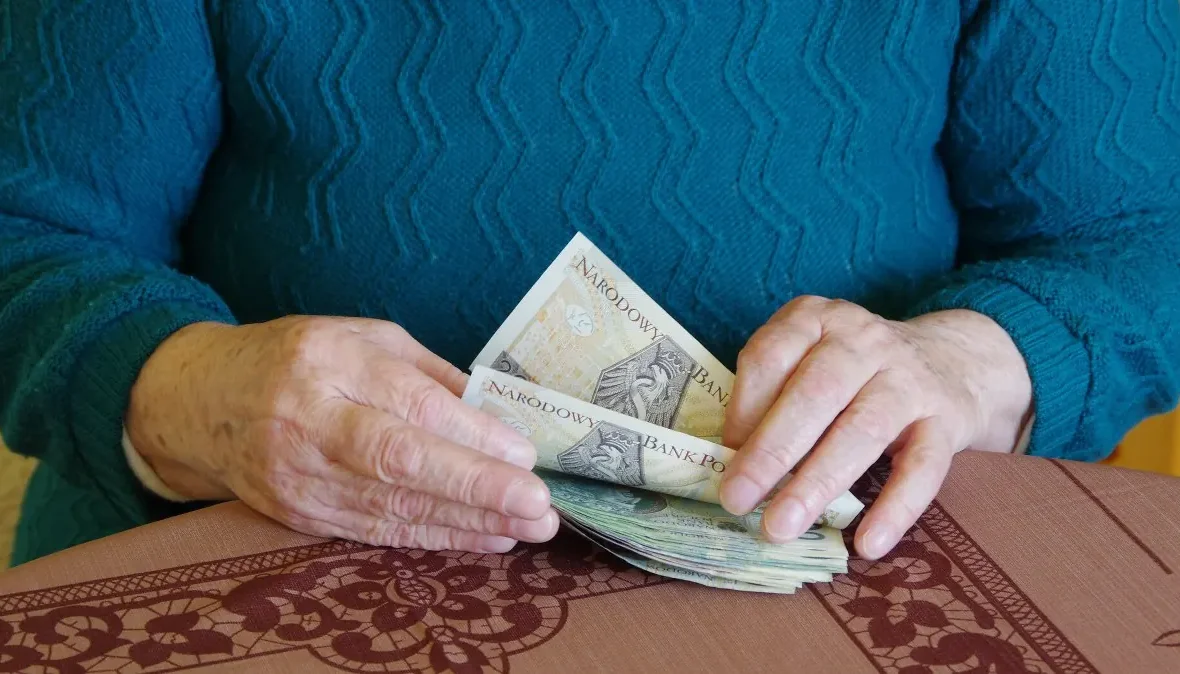 14. emerytura we wrześniu 2026. ZUS potwierdza terminy wypłat i kwoty dodatku
