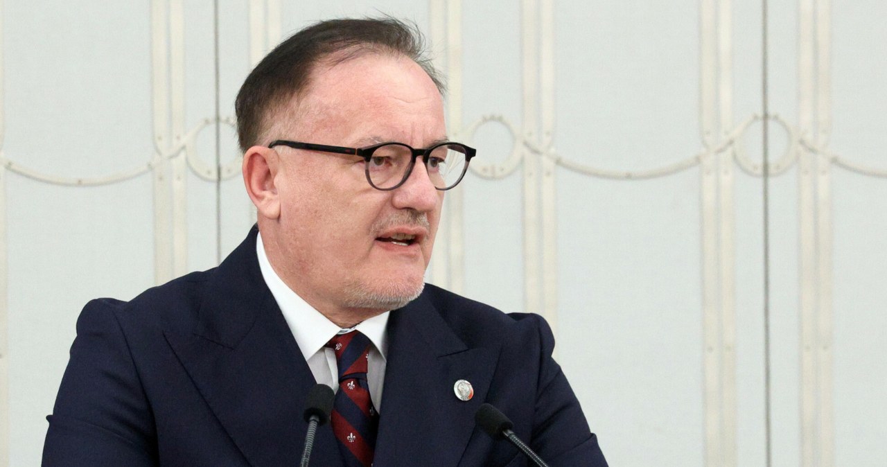 Senator Ryszard Majer podczas wystąpienia publicznego
