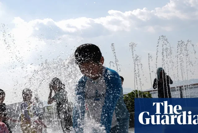 Hongkong odnotowuje najgorętszy dzień w historii. Tajfun Dolphin przynosi ekstremalne fale upałów