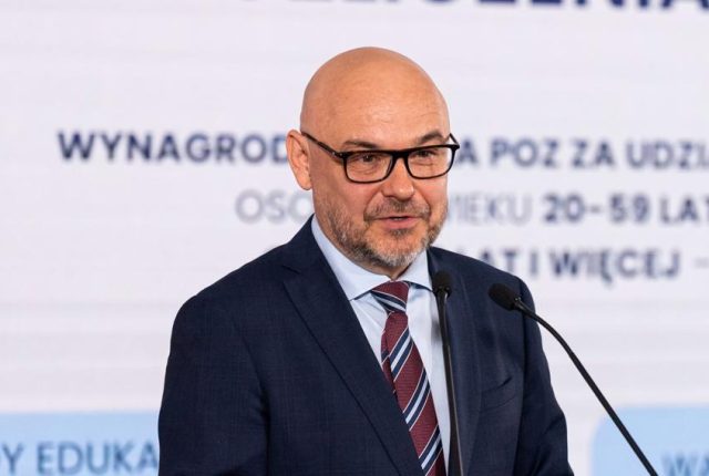 Prezes NFZ: Luka finansowa sięga 14 mld zł. Limity wynagrodzeń mają ratować system