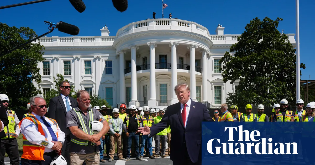 Donald Trump podczas przemówienia przed Białym Domem w Waszyngtonie.