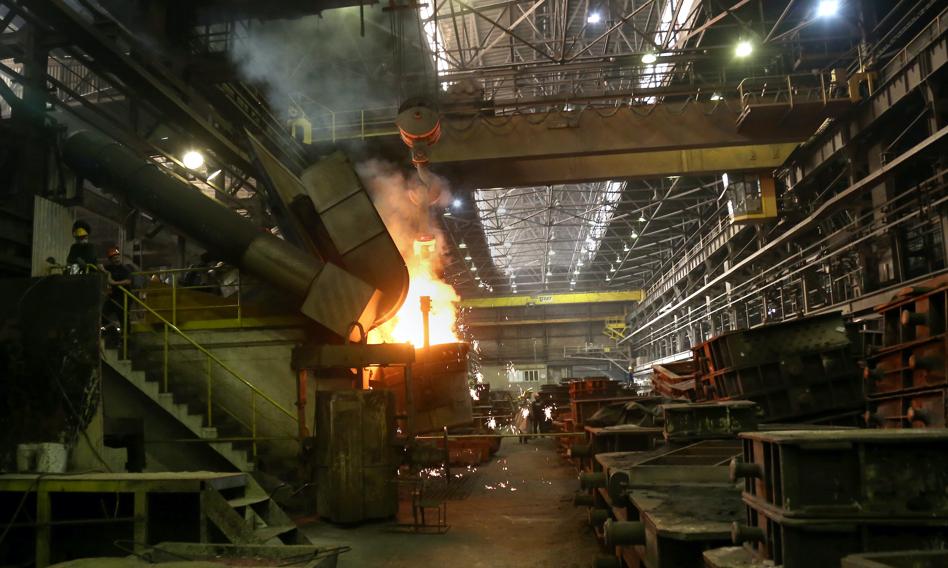 150 pracowników Metalodlewu czeka na ratunek. Produkcja wstrzymana, protest przed zakładem