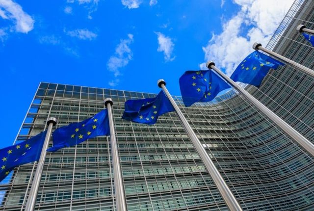 Polska i pięć krajów UE żądają specjalnego podatku od gigantów naftowych