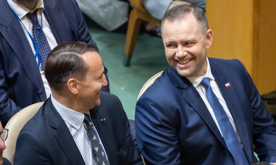 Sikorski: „Wara panu prezydentowi od rządzenia Polską”. MSZ kontra Nawrocki w rok po zaprzysiężeniu