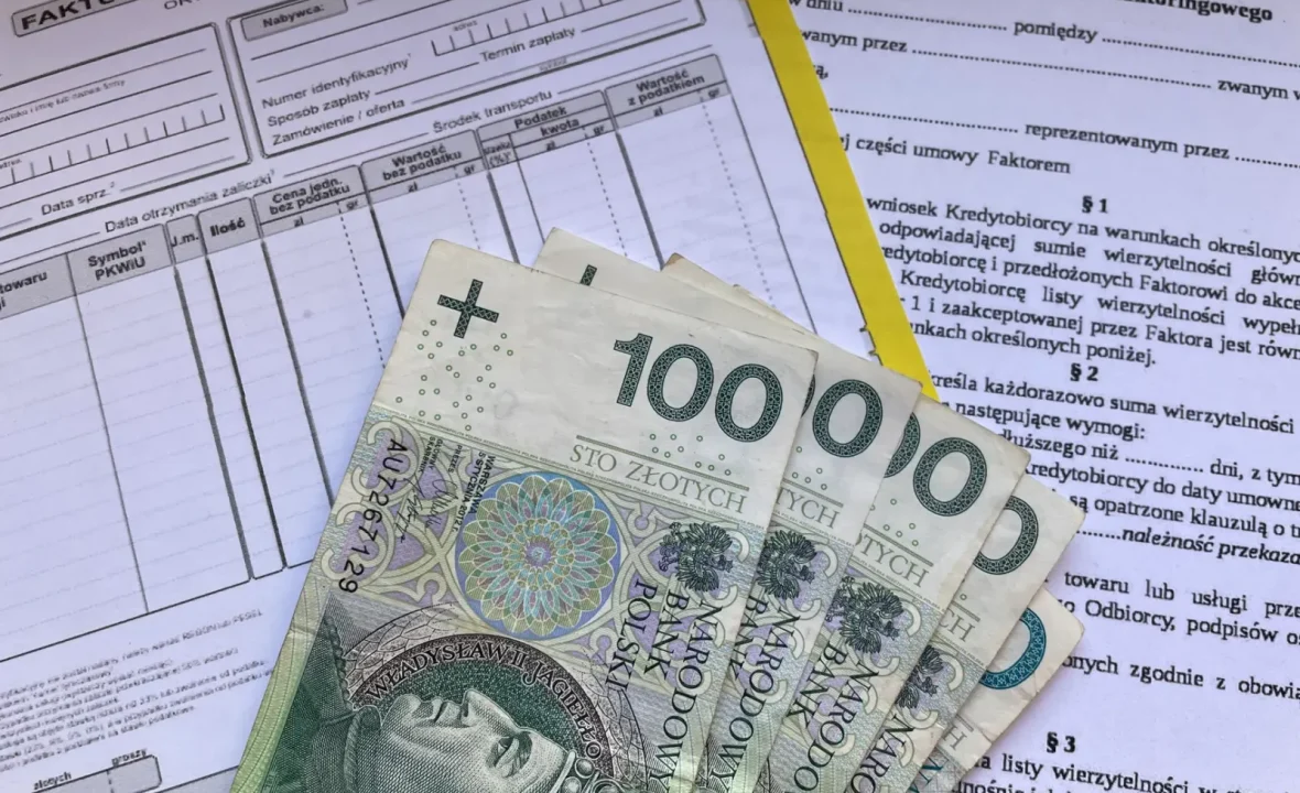 Komunikat urzędu a obowiązujący przepis: jak odróżnić jedno od drugiego