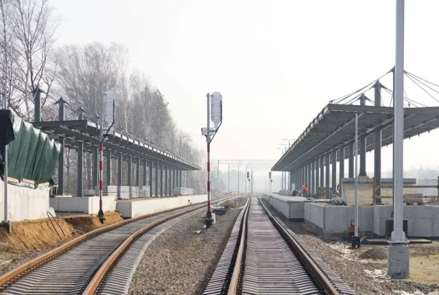 Mniej środków z UE na szybką kolej do CPK. Brakuje ponad 20 mld zł