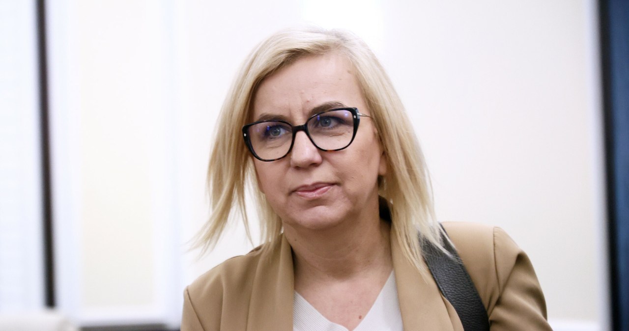 Minister klimatu i środowiska Paulina Hennig-Kloska podczas wystąpienia w Sejmie na temat oszustw w programie Czyste Powietrze
