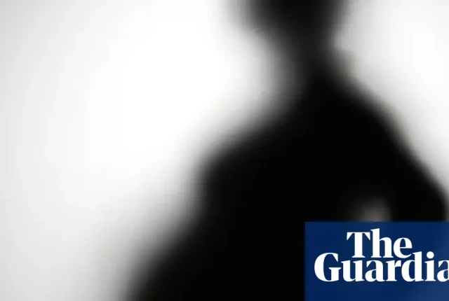 NSW: braki kadrowe w ochronie dzieci zamykały zgłoszenia prenatalne bez dalszej pracy