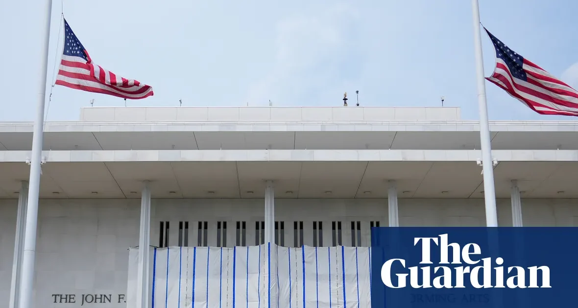 Incydent w Kennedy Center: Zawalenie się sufitu komplikuje debatę o renowacji