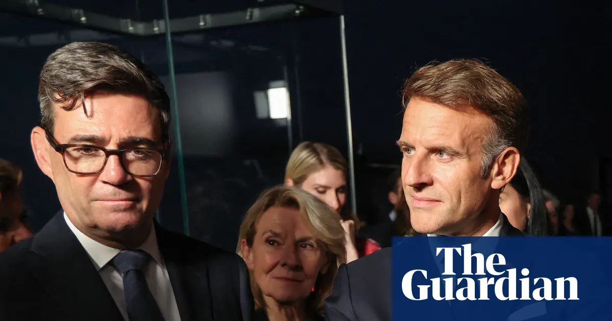 Andy Burnham i Emmanuel Macron podczas spotkania związanego z relacjami brytyjsko-francuskimi