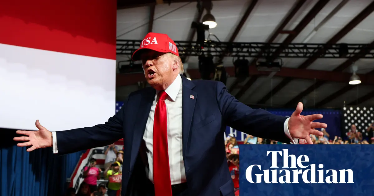 Donald Trump przemawia podczas wiecu politycznego w USA