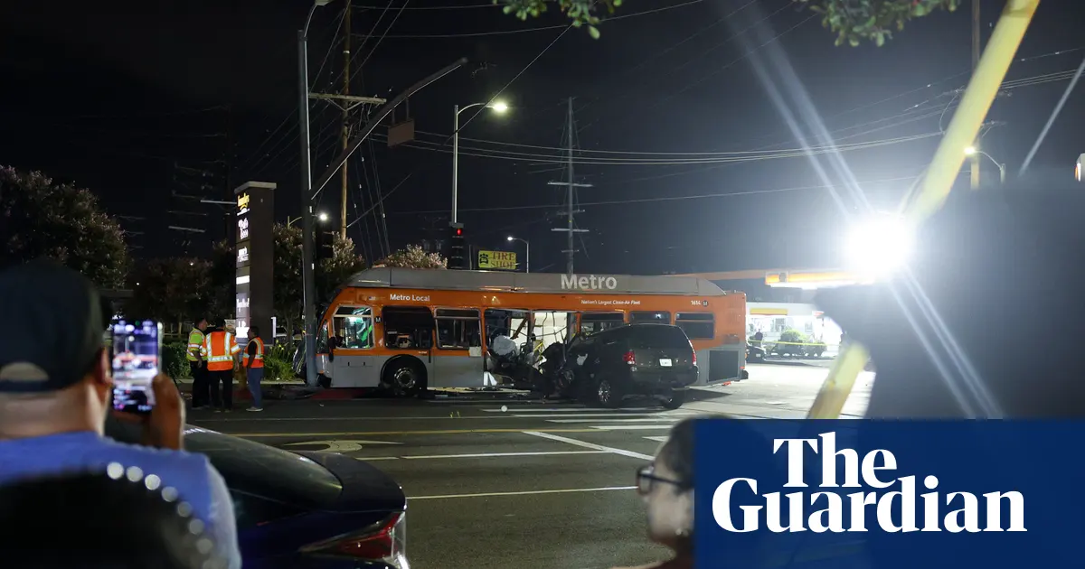 Miejsce policyjnego dochodzenia w Los Angeles po tragicznym wypadku drogowym.