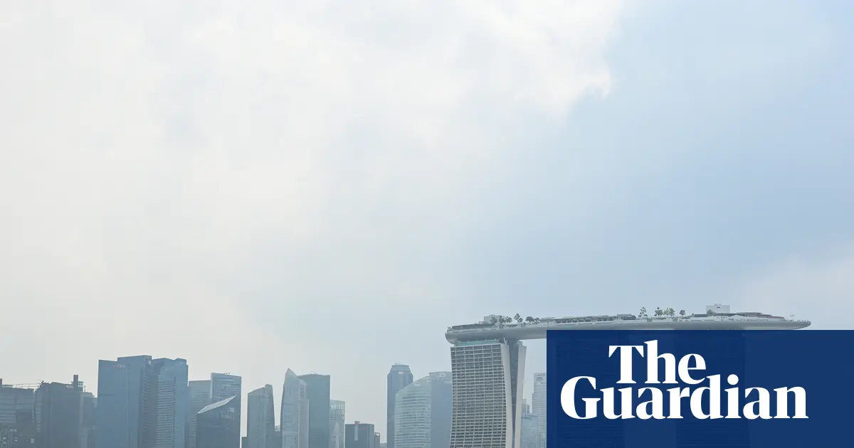 Premier Singapuru Lawrence Wong podczas oficjalnego wystąpienia